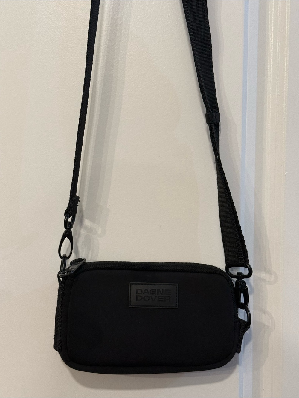 DAGNEDOVER MARA NEOPRENE PHONE SLING